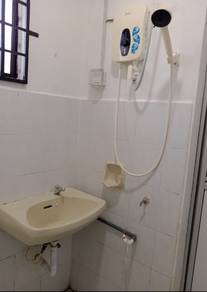Room in Tampoi, JHR