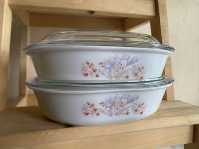 vintage Pyrex blue iris casserole