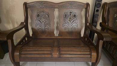 Set Sofa Solid Wood 3+2+1 – Ukiran Cantik & Kukuh