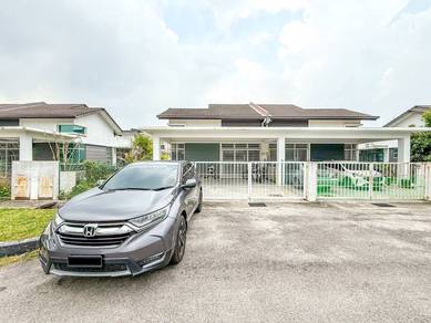 Semi-Detached House For Sale in Banting,SGR
