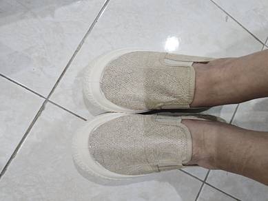 cloth lace shoes beige colour 