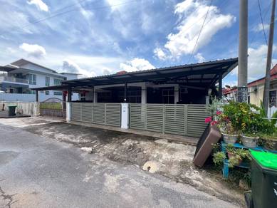 Semi-Detached House For Sale in Arau,PLS