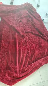 soft and thick blanket / carpet