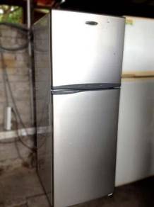 Toshiba Ais Peti Sejuk Fridge 2 Pintu Refrigerator