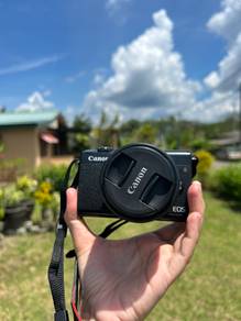 Canon EOS M200