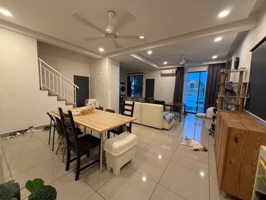 Townhouse For Sale in Sepang,SGR