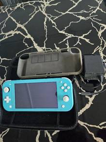 Nintendo Switch Lite 2022 + 9 Games + Hard Case & 