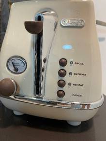DeLonghi Toaster