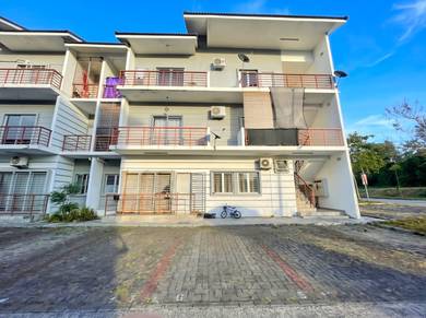 Townhouse For Sale in Seremban 2,NSN