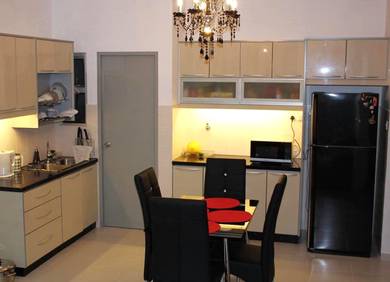 Condominium For Rent in Suria Jelatek Residence