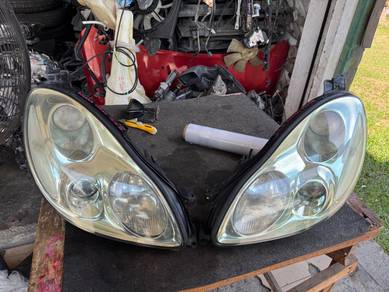No 12-6-8 Toyota Soarer Uzz40 Hid Headlamp Jpn