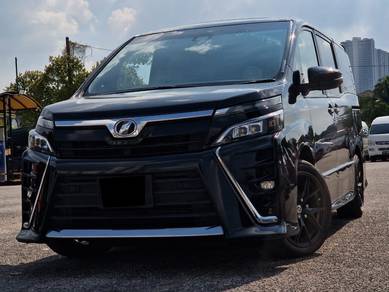 Toyota Voxy ZS KIRAMEKI II in Sungai Besi, KUL