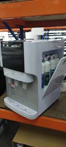 UV Sterilization Dispenser . . b7.G