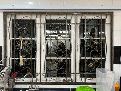 Grille tingkap - wrought iron - 3 panels