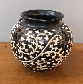 3501 antique pottery vase lizard holders