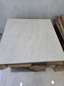 New Polished Marble-Look Porcelain Floor Tile – Pr