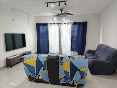 Condominium For Rent in Royale Infinity
