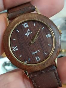 Vintage wooden gent watch japan