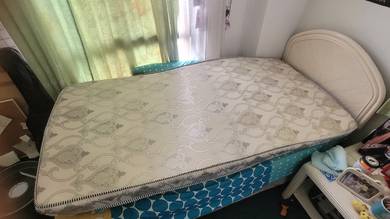 almost new single mattress