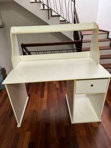 4ft white table for sale 