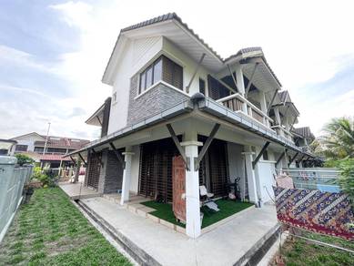 Semi-Detached House For Sale in Shah Alam,SGR