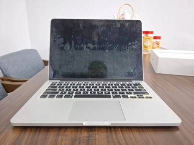 MacBook Pro 13” Retina (2015)
Masih padu & murah