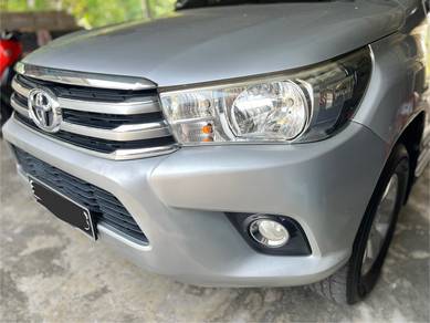 Hilux Headlamp & Bumper