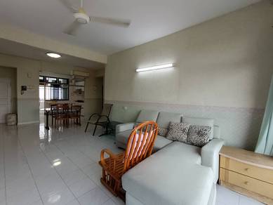Condominium For Rent in Scotland Park