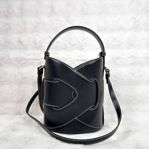 Polene Nodde Seau Bucket leather bag in Black