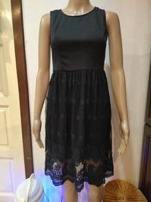 sleeveless dress