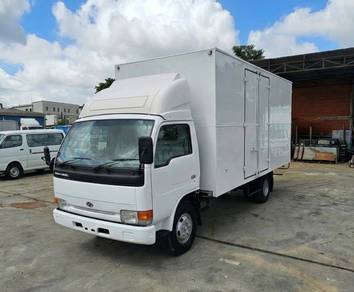 NISSAN UD YU41 17kaki Aluminium Box Green Engine