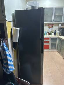 peti ais untuk di jual