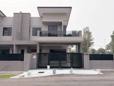Semi-Detached House For Sale in Ujong Pasir,MLK