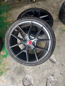 Tyre 265/30/19