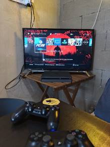 Ps4 Slim 500GB with 2 original controller