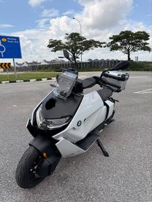 BMW CE 04
