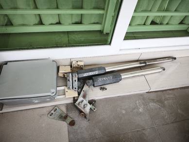 Auto Gate - cylinder and controller