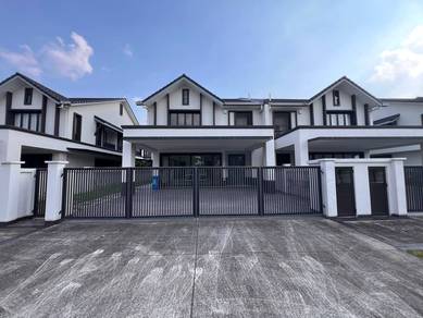 Semi-Detached House For Sale in Shah Alam,SGR