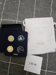 Dior pin badge