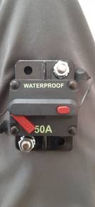 12 Volt Circuit Breaker.