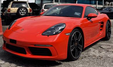 Porsche Cayman 718 in Damansara, KUL