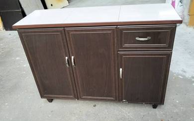 Kitchen cabinet