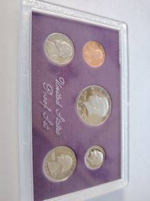 1982 United States Mint Proof Coin Set With Box 