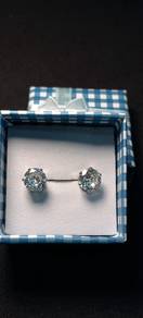 Diamond earrings stud