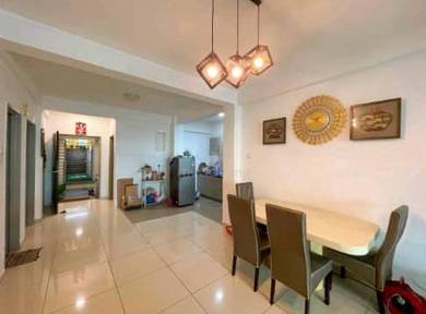 Condominium For Sale in Delima Emas Condominium
