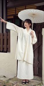 Baju Kebarung Putih