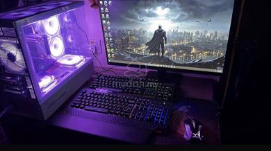 Gaming PC full set with free gift.