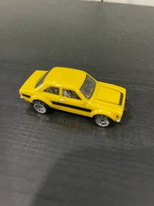 Hot Wheels Ford Escort Yellow Multipack