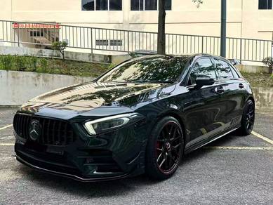 Mercedes Benz A250 250 AMG LINE in Desa Petaling, KUL