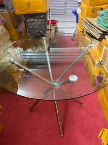 Tempered glass top table